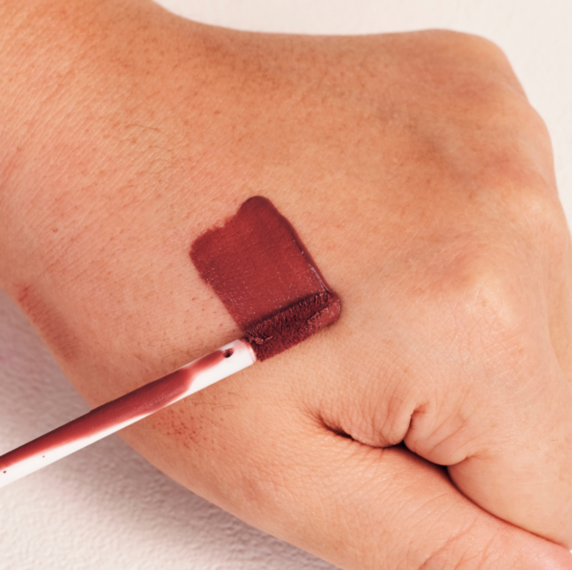 Love Velvet Moisture Lipgloss 5. Be one